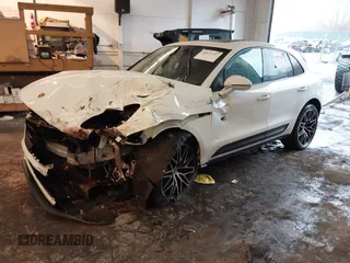 2022 Porsche Macan with VIN WP1AA2A51NLB09188, listed as a IAAI auction lot 41077757 with 18,957 mi miles. Bid and sale history available at carsss.com. Image 17.