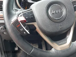 2017 Jeep Grand Cherokee Limited with VIN 1C4RJEBG9HC903298, listed as a IAAI auction lot 41575116 with 132,393 mi miles. Bid and sale history available at carsss.com. Image 11.