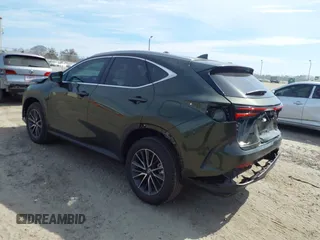 2024 Lexus NX 250 Premium z VIN 2T2GDCAZ1RC015929, wystawiony jako IAAI lot #41686646 z przebiegiem 27 898 mil mil oraz . Historia ofert i sprzedaży dostępna na DreamBid. Obrazek 3.