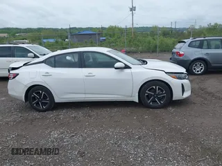 2024 Nissan Sentra SV z VIN 3N1AB8CV1RY221651, wystawiony jako IAAI lot #42215900 z przebiegiem 11 241 mil mil oraz . Historia ofert i sprzedaży dostępna na DreamBid. Obrazek 14.