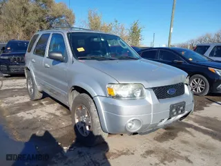 2005 Ford Escape Limited with VIN 1FMYU04115KC28090, listed as a IAAI auction lot 40912091 with 229,827 mi miles. Bid and sale history available at carsss.com. Image 1.