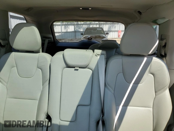 2018 Volvo XC90 Momentum z VIN YV4102PK9J1355040, wystawiony jako Copart lot #53454205 z przebiegiem 116 826 mil mil oraz Szkoda całkowita • Salvage title. Historia ofert i sprzedaży dostępna na DreamBid. Obrazek 10.