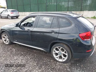 2013 BMW X1 xDrive28i z VIN WBAVL1C56DVR88949, wystawiony jako IAAI lot #42152710 z przebiegiem 93 136 mil mil oraz . Historia ofert i sprzedaży dostępna na DreamBid. Obrazek 14.