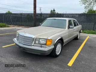 1989 Mercedes-Benz 560 z VIN WDBCA39E8KA462974, wystawiony jako Copart lot #58276215 z przebiegiem 138 064 mil mil oraz Tytuł czysty. Historia ofert i sprzedaży dostępna na DreamBid. Obrazek 2.