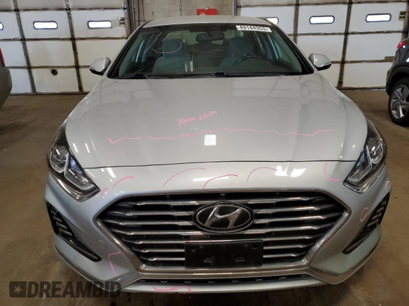 2019 Hyundai Sonata Hybrid SE with VIN KMHE24L32KA090936, listed as a Copart auction lot 49144353 with 80,044 mi miles. Bid and sale history available at carsss.com. Image 5.
