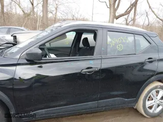 2019 Nissan Kicks SR with VIN 3N1CP5CUXKL529095, listed as a IAAI auction lot 41647297 with 85,875 mi miles. Bid and sale history available at carsss.com. Image 15.