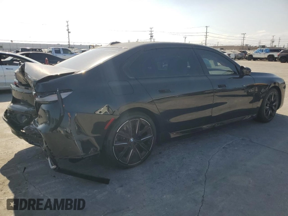 2024 BMW i7 eDrive50 z VIN WBY43EJ06RCP21065, wystawiony jako Copart lot #72276944 z przebiegiem 21 066 mil mil oraz Szkoda całkowita • Salvage title. Historia ofert i sprzedaży dostępna na DreamBid. Obrazek 3.