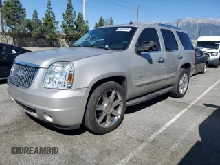 2007 GMC Yukon SLT with VIN 1GKFC13J17R110240, listed as a Copart auction lot 48430385 with 0 mi miles and Salvage Title. Bid and sale history available at carsss.com. Image 1.