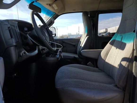2019 Chevrolet Express Passenger LT with VIN 1GAZGPFG4K1184056, listed as a Copart auction lot 49268935 with 293,607 mi miles and Clean Title. Bid and sale history available at carsss.com. Image 7.
