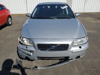 2005 Volvo S60 with VIN YV1RH592X52463612, listed as a Copart auction lot 68049524 with 140,546 mi miles and Salvage Title. Bid and sale history available at carsss.com. Image 5.