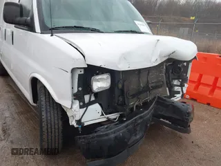 2017 Chevrolet Express Cargo Van with VIN 1GCZGHFG6H1292104, listed as a IAAI auction lot 41662902 with 272,436 mi miles. Bid and sale history available at carsss.com. Image 17.