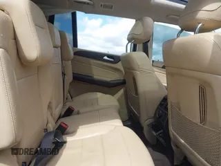 2017 Mercedes-Benz GLS 450 z VIN 4JGDF6EE2HA989945, wystawiony jako IAAI lot #41953246 z przebiegiem Nie podano mil oraz . Historia ofert i sprzedaży dostępna na DreamBid. Obrazek 8.
