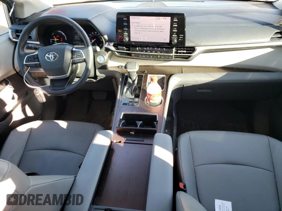 2021 Toyota Sienna XLE with VIN 5TDYSKFC1MS017712, listed as a Copart auction lot 42992415 with 47,600 mi miles and Salvage Title. Bid and sale history available at carsss.com. Image 8.