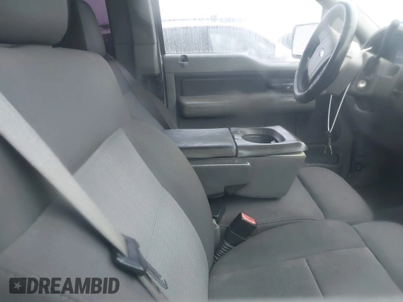 2005 Ford F-150 STX z VIN 1FTRX12W55KD20940, wystawiony jako IAAI lot #41552218 z przebiegiem 281 163 mil mil oraz . Historia ofert i sprzedaży dostępna na DreamBid. Obrazek 5.