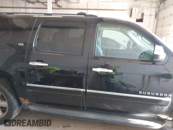 2012 Chevrolet Suburban LTZ with VIN 1GNSKKE79CR152533, listed as a IAAI auction lot 42191961 with 175,618 mi miles. Bid and sale history available at carsss.com. Image 13.
