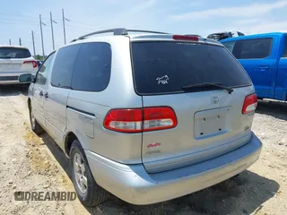 2002 Toyota Sienna LE z VIN 4T3ZF13C32U468403, wystawiony jako IAAI lot #42144703 z przebiegiem 211 578 mil mil oraz . Historia ofert i sprzedaży dostępna na DreamBid. Obrazek 3.