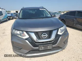 2017 Nissan Rogue SV z VIN KNMAT2MV5HP564579, wystawiony jako Copart lot #56025665 z przebiegiem 171 761 mil mil oraz Szkoda całkowita • Salvage title. Historia ofert i sprzedaży dostępna na DreamBid. Obrazek 5.