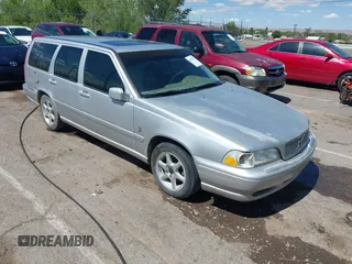 2000 Volvo V70 with VIN YV1LW61J8Y2647178, listed as a IAAI auction lot 42636533 with 128,619 mi miles and . Bid and sale history available at DreamBid. Image 1.