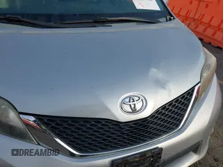 2011 Toyota Sienna SE with VIN 5TDXK3DC4BS070311, listed as a IAAI auction lot 41379741 with 138,589 mi miles. Bid and sale history available at carsss.com. Image 18.