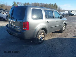2013 Honda Pilot LX with VIN 5FNYF4H25DB073872, listed as a IAAI auction lot 41901435 with 171,529 mi miles. Bid and sale history available at carsss.com. Image 4.