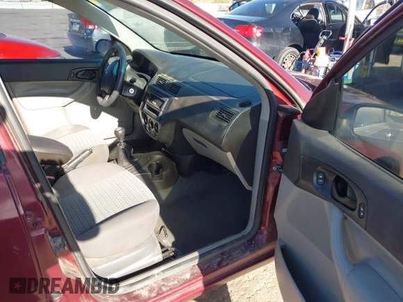 2007 Ford Focus S with VIN 1FAHP34N07W325198, listed as a IAAI auction lot 41893552 with 297,020 mi miles and . Bid and sale history available at carsss.com. Image 5.