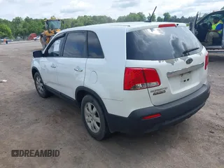 2013 Kia Sorento LX with VIN 5XYKTDA65DG415454, listed as a IAAI auction lot 42139669 with 163,476 mi miles. Bid and sale history available at carsss.com. Image 3.