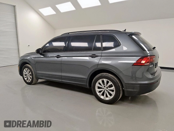 2020 Volkswagen Tiguan S z VIN 3VV1B7AX3LM150299, wystawiony jako Copart lot #57995815 z przebiegiem 45 153 mil mil oraz Czysty tytuł • Clean title. Historia ofert i sprzedaży dostępna na DreamBid. Obrazek 2.