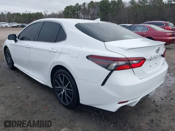 2021 Toyota Camry SE Nightshade with VIN 4T1T11AK7MU515295, listed as a IAAI auction lot 41440563 with 72,686 mi miles. Bid and sale history available at carsss.com. Image 3.