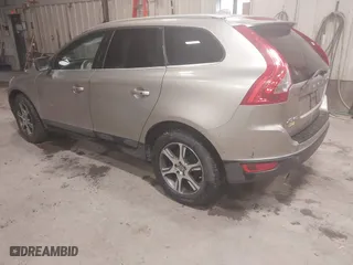 2013 Volvo XC60 T6 with VIN YV4902DZ9D2447347, listed as a IAAI auction lot 41791033 with 165,112 mi miles. Bid and sale history available at carsss.com. Image 3.