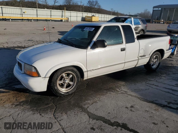 1999 GMC Sonoma SLS with VIN 1GTCS19X7X8517465, listed as a Copart auction lot 48478685 with 210,782 mi miles and Salvage Title. Bid and sale history available at carsss.com. Image 1.