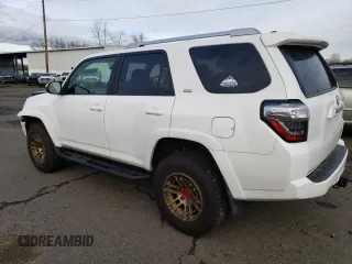 2018 Toyota 4Runner SR5 with VIN JTEBU5JR7J5513950, listed as a Copart auction lot 44197815 with 115,427 mi miles and Salvage Title. Bid and sale history available at carsss.com. Image 2.