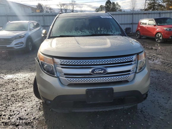 2011 Ford Explorer XLT with VIN 1FMHK8D88BGA63137, listed as a Copart auction lot 50063195 with 138,270 mi miles and Salvage Title. Bid and sale history available at carsss.com. Image 5.