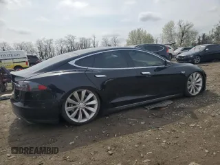 2013 Tesla Model S z VIN 5YJSA1CN8DFP22679, wystawiony jako Copart lot #51812615 z przebiegiem 1 211 mil mil oraz Czysty tytuł • Clean title. Historia ofert i sprzedaży dostępna na DreamBid. Obrazek 3.