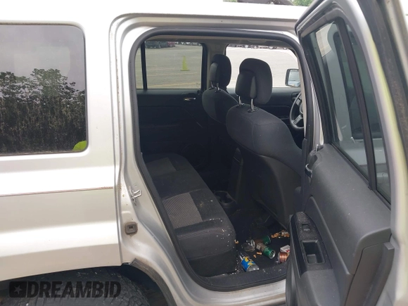 2011 Jeep Patriot Sport с VIN 1J4NT1GB2BD173809, выставлен на аукционе IAAI как лот 42482719 с пробегом 154 401 миль миль и . История ставок и продаж доступна на DreamBid. Изображение 8.