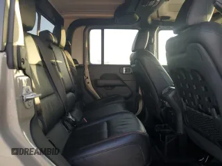 2022 Jeep Gladiator Rubicon z VIN 1C6JJTBG3NL174980, wystawiony jako Copart lot #85774884 z przebiegiem Nie podano mil oraz Nie do naprawy • Non repairable. Historia ofert i sprzedaży dostępna na DreamBid. Obrazek 10.