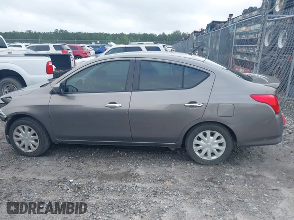 2016 Nissan Versa S Plus с VIN 3N1CN7AP3GL814792, выставлен на аукционе IAAI как лот 42352944 с пробегом 220 000 миль миль и . История ставок и продаж доступна на DreamBid. Изображение 14.