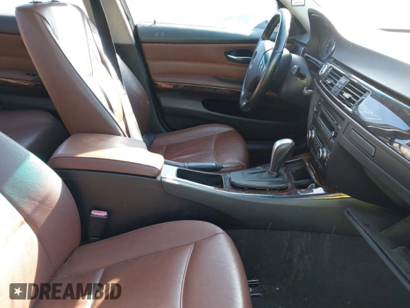 2008 BMW 3 Series 335xi with VIN WBAVD53528A284457, listed as a IAAI auction lot 41641525 with 999,999 mi miles. Bid and sale history available at carsss.com. Image 5.