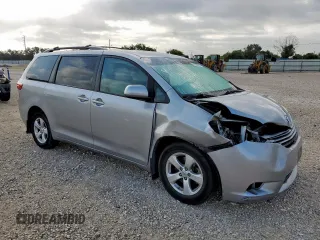 2017 Toyota Sienna LE Auto Access Seat with VIN 5TDKZ3DC5HS861042, listed as a Copart auction lot 60690025 with 85,021 mi miles and Salvage title. Bid and sale history available at DreamBid. Image 4.