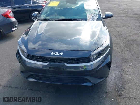 2023 Kia Forte LXS z VIN 3KPF24AD6PE578103, wystawiony jako IAAI lot #42131745 z przebiegiem 42 003 mil mil oraz . Historia ofert i sprzedaży dostępna na DreamBid. Obrazek 12.