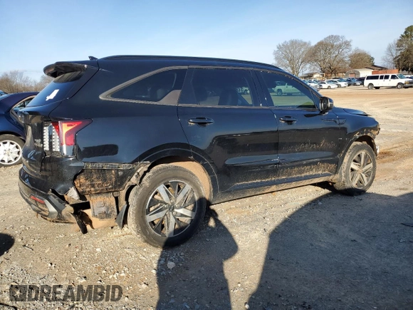 2021 Kia Sorento EX z VIN 5XYRH4LF0MG035113, wystawiony jako Copart lot #45424335 z przebiegiem 92 636 mil mil oraz Szkoda całkowita • Salvage title. Historia ofert i sprzedaży dostępna na DreamBid. Obrazek 3.