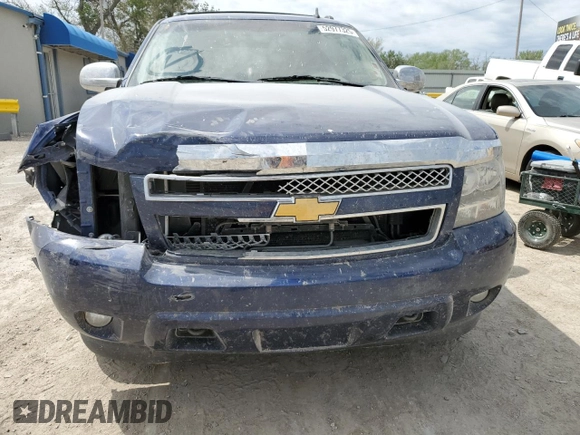 2013 Chevrolet Avalanche LT with VIN 3GNTKFE77DG151023, listed as a Copart auction lot 52977325 with 195,418 mi miles and Salvage title. Bid and sale history available at DreamBid. Image 5.