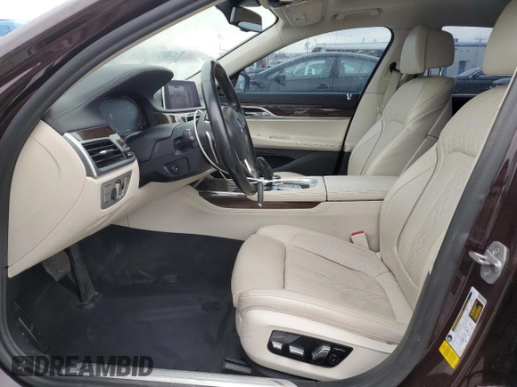 2020 BMW 7 Series 740i with VIN WBA7T2C04LCD14332, listed as a Copart auction lot 48348235 with 68,401 mi miles and Salvage title. Bid and sale history available at DreamBid. Image 7.