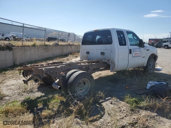 2004 Ford Super Duty F-350 DRW XL with VIN 1FTWX33P24ED26939, listed as a Copart auction lot 74735764 with 260,184 mi miles and Salvage Title. Bid and sale history available at carsss.com. Image 3.
