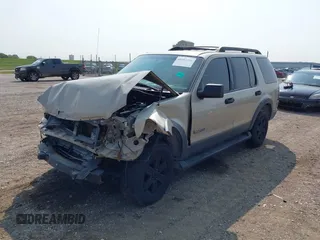 2006 Ford Explorer XLT with VIN 1FMEU738X6UA54701, listed as a IAAI auction lot 40302306 with 194,747 mi miles. Bid and sale history available at carsss.com. Image 2.