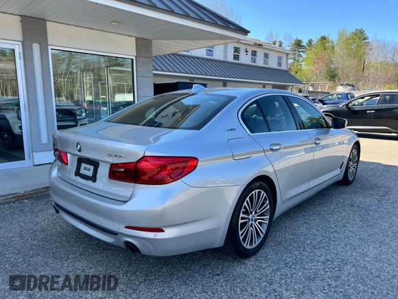 2018 BMW 5 Series 530e xDrive with VIN WBAJB1C59JB084298, listed as a Copart auction lot 55181065 with 120,907 mi miles and Clean Title. Bid and sale history available at DreamBid. Image 4.