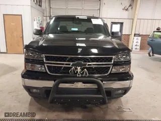 2006 Chevrolet Silverado 1500 LT1 with VIN 2GCEC13T461190598, listed as a IAAI auction lot 41521172 with 223,110 mi miles. Bid and sale history available at carsss.com. Image 12.