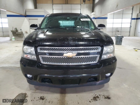 2009 Chevrolet Suburban LT w/1LT with VIN 1GNFK26319R266791, listed as a Copart auction lot 86745744 with 212,070 mi miles and Clean Title. Bid and sale history available at carsss.com. Image 5.