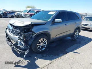 2011 Kia Sorento EX with VIN 5XYKU4A21BG027581, listed as a IAAI auction lot 41818445 with 81,354 mi miles. Bid and sale history available at carsss.com. Image 17.