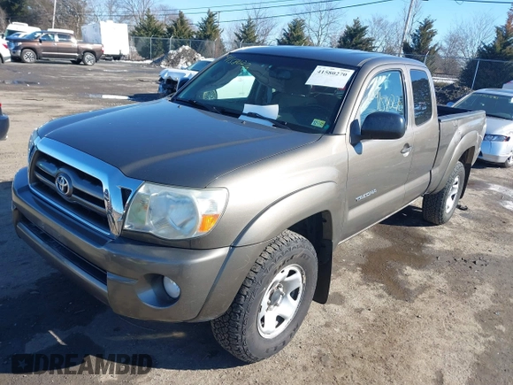 2009 Toyota Tacoma with VIN 5TEUU42N89Z650911, listed as a IAAI auction lot 41580270 with 178,669 mi miles. Bid and sale history available at carsss.com. Image 2.
