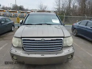 2007 Chrysler Aspen Limited z VIN 1A8HW582X7F517312, wystawiony jako IAAI lot #41780501 z przebiegiem 317 604 mil mil oraz . Historia ofert i sprzedaży dostępna na DreamBid. Obrazek 12.